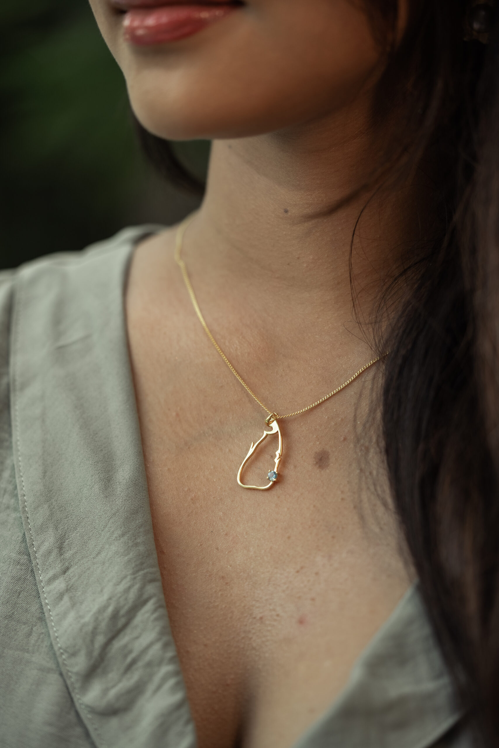 Mage Rata | Ceylon Pendant Necklace | Blue Topaz